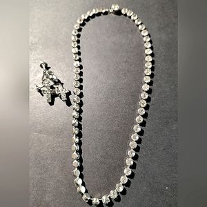 VINTAGE RHINSTONE NECLACE AND SCREW BACK EARRINGS